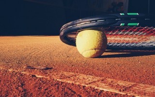 tennis-elbow-sun-ball-tennis-court